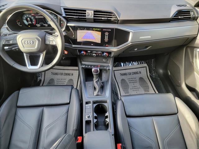 Used 2025 Audi Q3 2.0T Premium w/ Black Optic Sport Package image 15