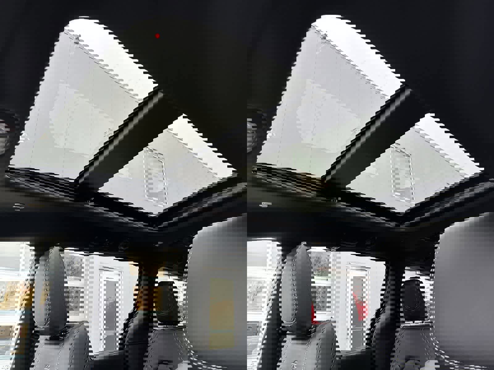 New 2026 Chrysler Pacifica Select w/ S Appearance Package image 28