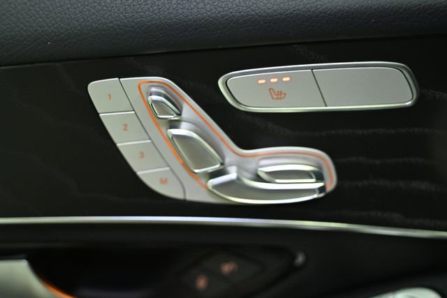 Used 2018 Mercedes-Benz GLC 300 4MATIC image 46