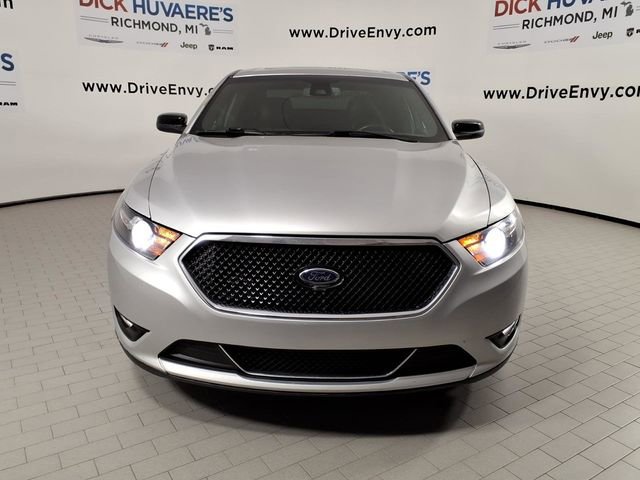 Used 2018 Ford Taurus SHO image 2