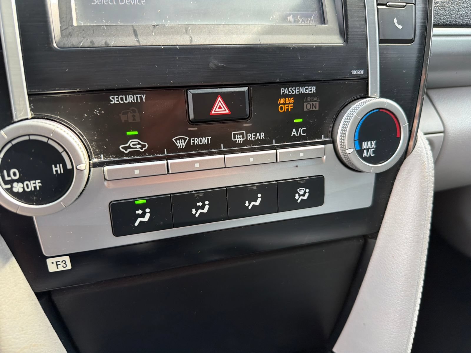 Used 2014 Toyota Camry LE FWD image 22
