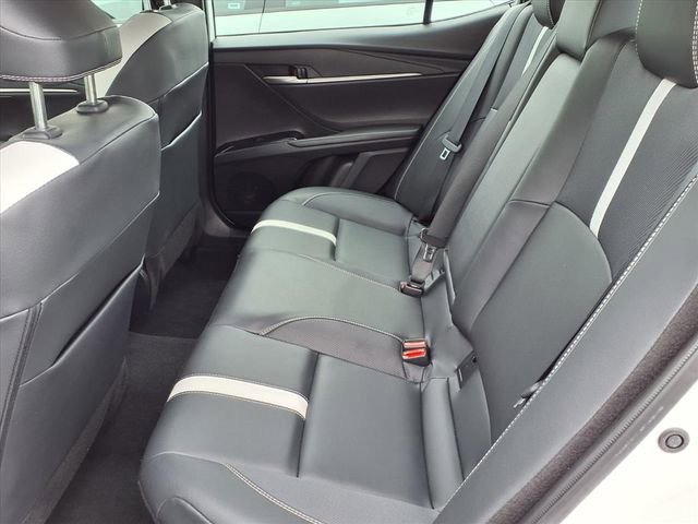Used 2025 Toyota Camry SE image 8