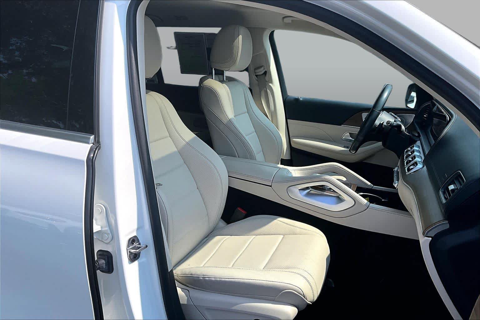 Used 2021 Mercedes-Benz GLS 450 4MATIC image 9