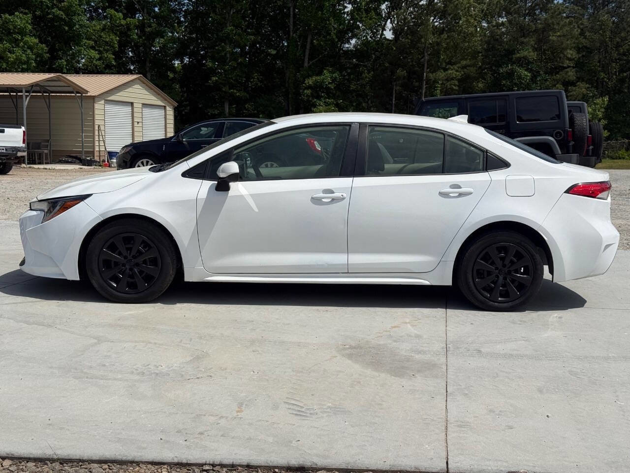 Used 2021 Toyota Corolla LE w/ Carpet Mat Package (TMS) FWD image 4