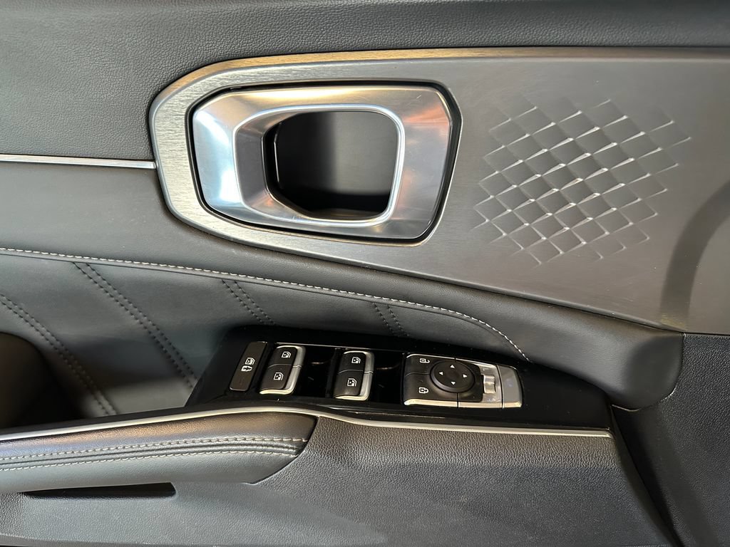Used 2023 Kia Sorento SX AWD/4WD image 19