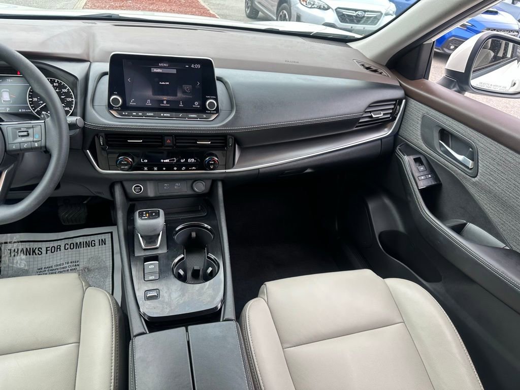 Used 2023 Nissan Rogue SV image 21