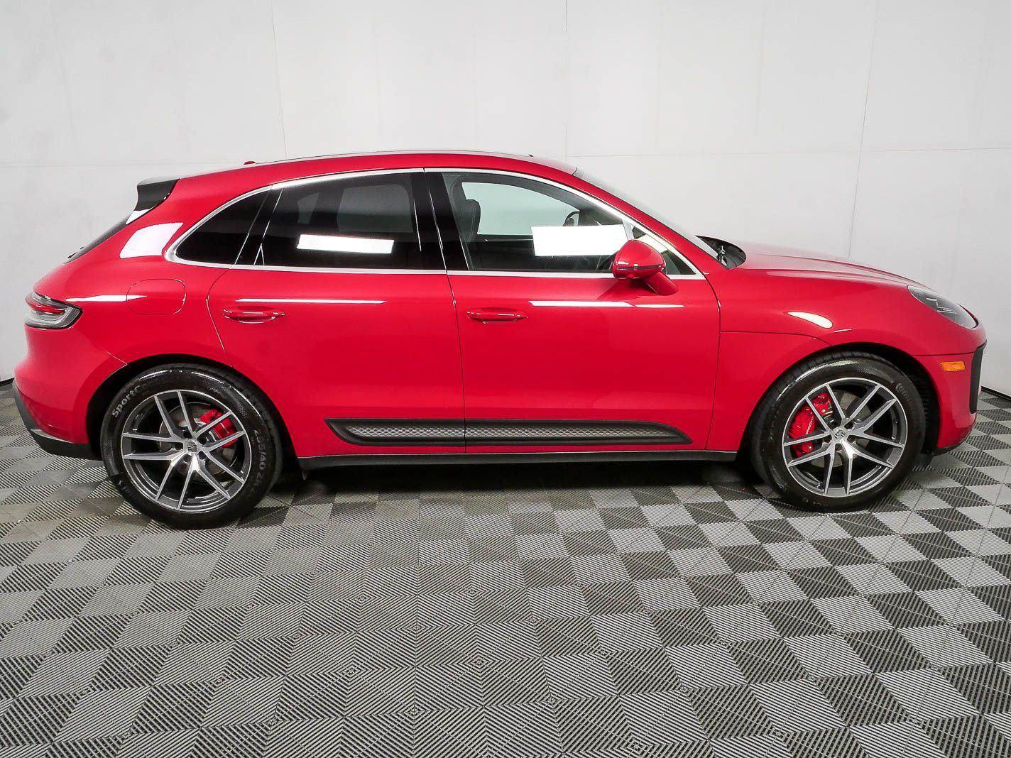 Used 2022 Porsche Macan S AWD/4WD image 26