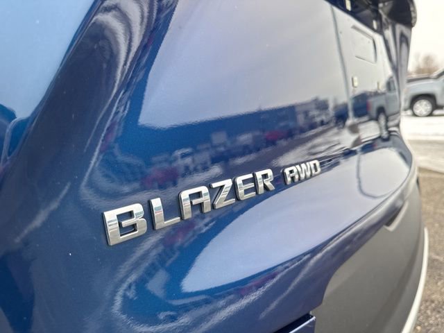 Used 2023 Chevrolet Blazer LT w/ Driver Confidence Package image 9