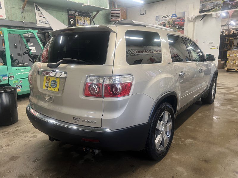Used 2010 GMC Acadia SLT image 3