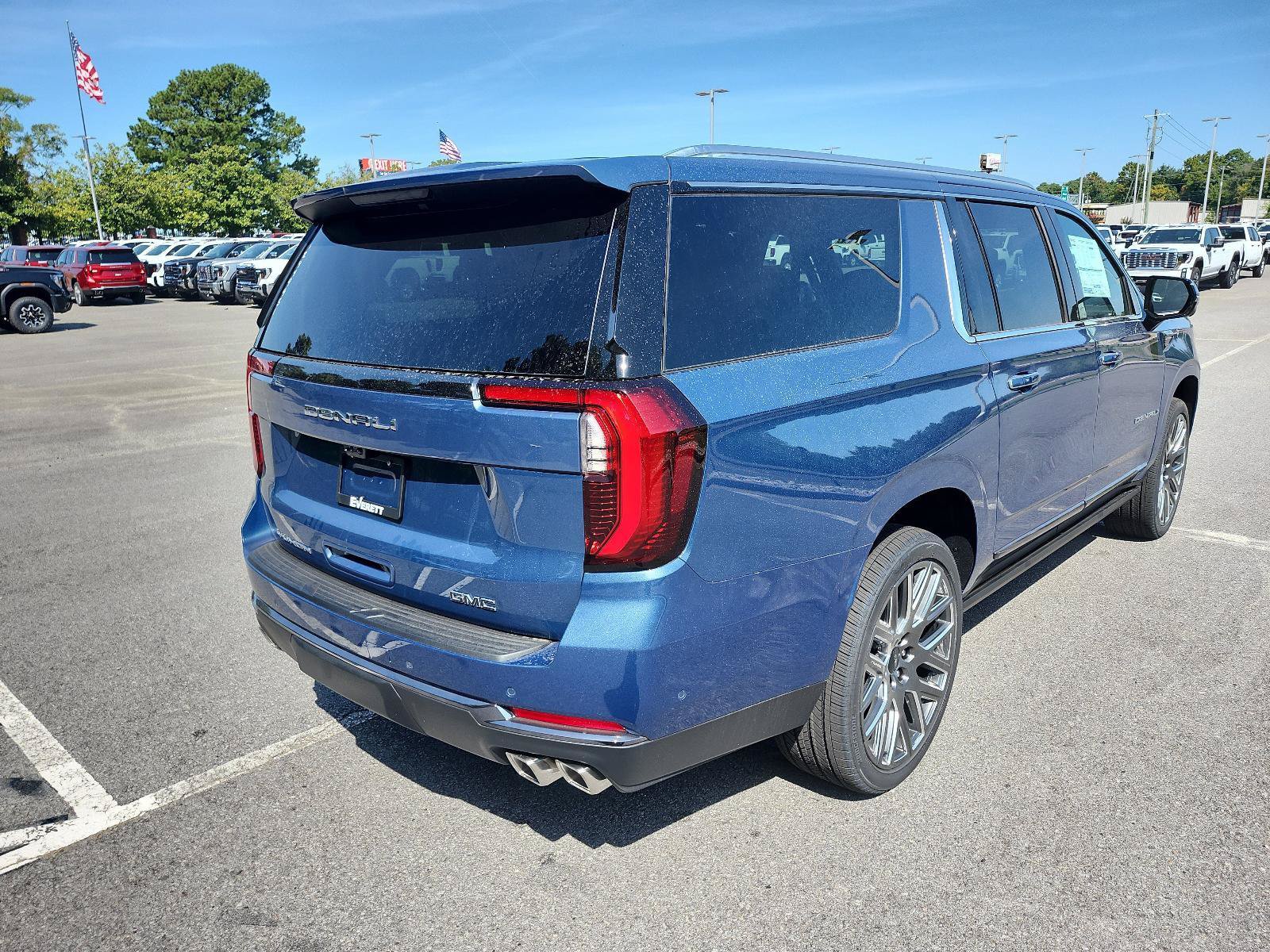 New 2026 GMC Yukon XL Denali Ultimate AWD/4WD image 3