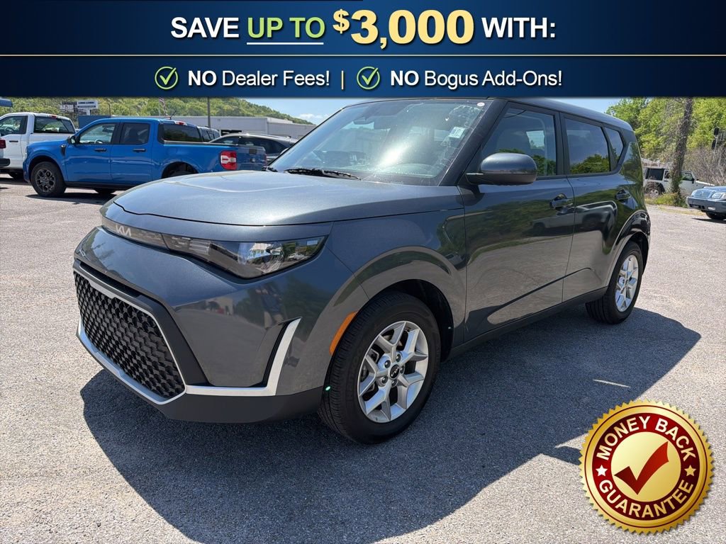 Used 2025 Kia Soul LX w/ LX Technology Package FWD image 1