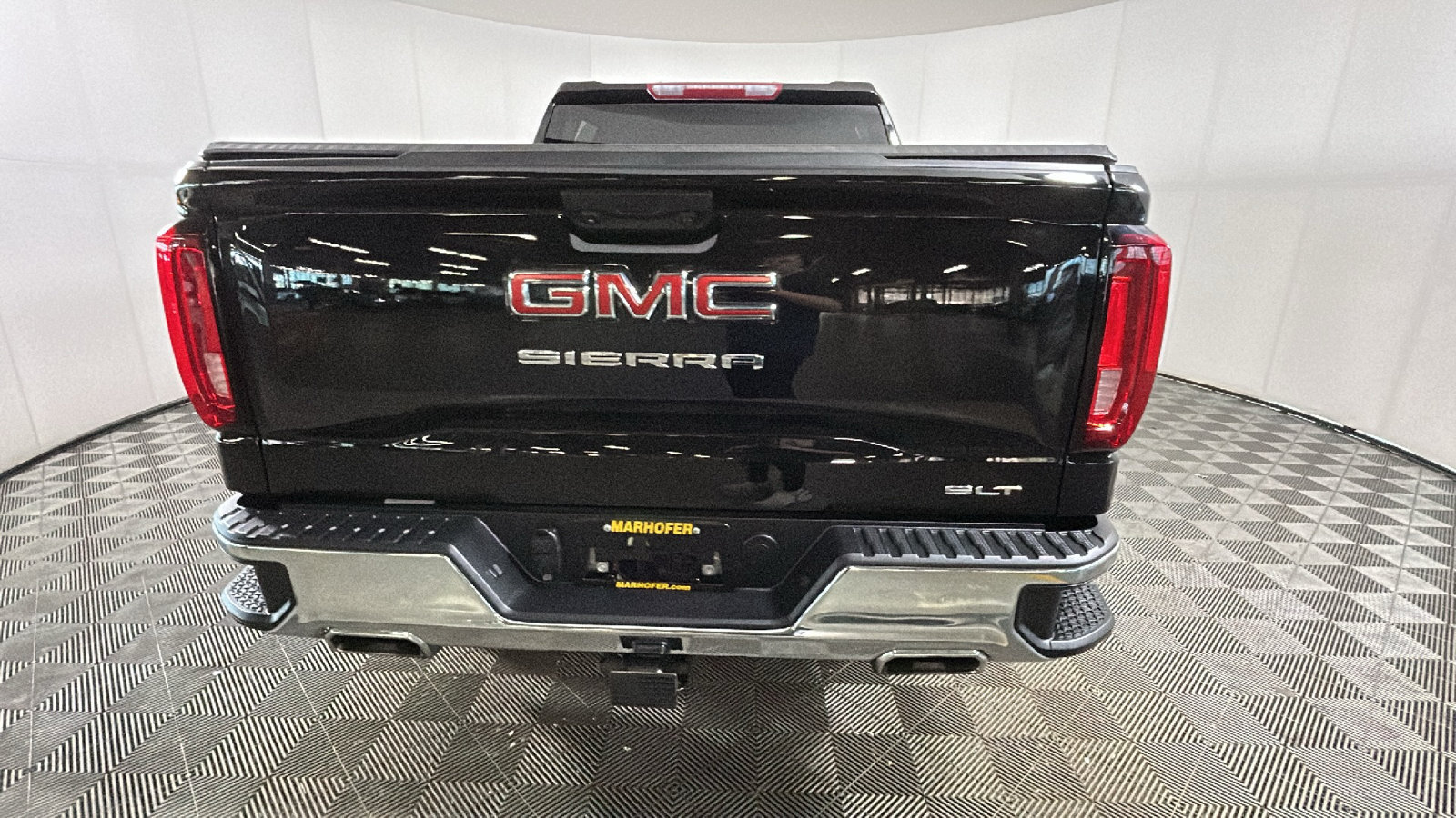 Used 2023 GMC Sierra 1500 SLT w/ SLT Convenience Package AWD/4WD image 4