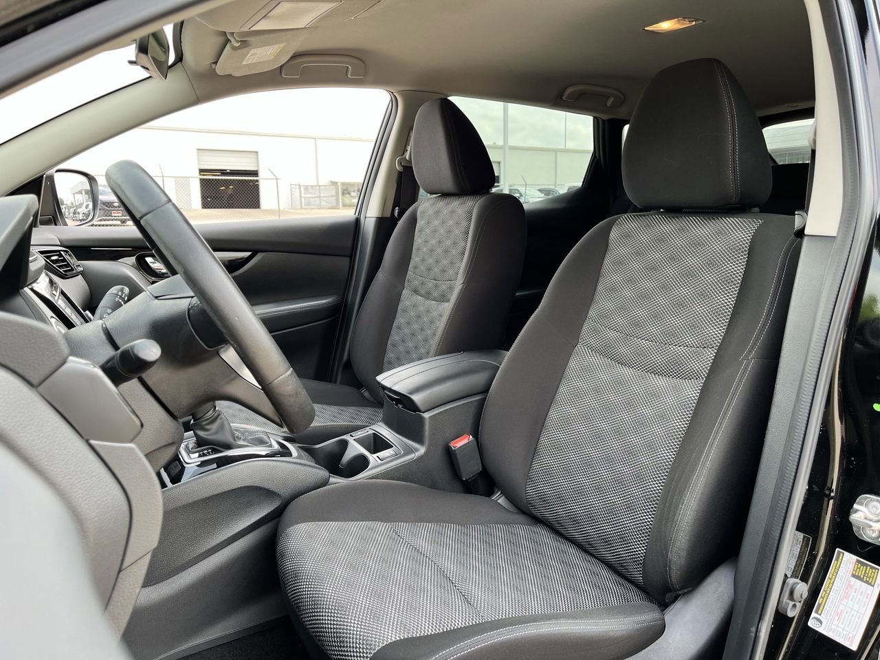 Used 2021 Nissan Rogue Sport SV image 22