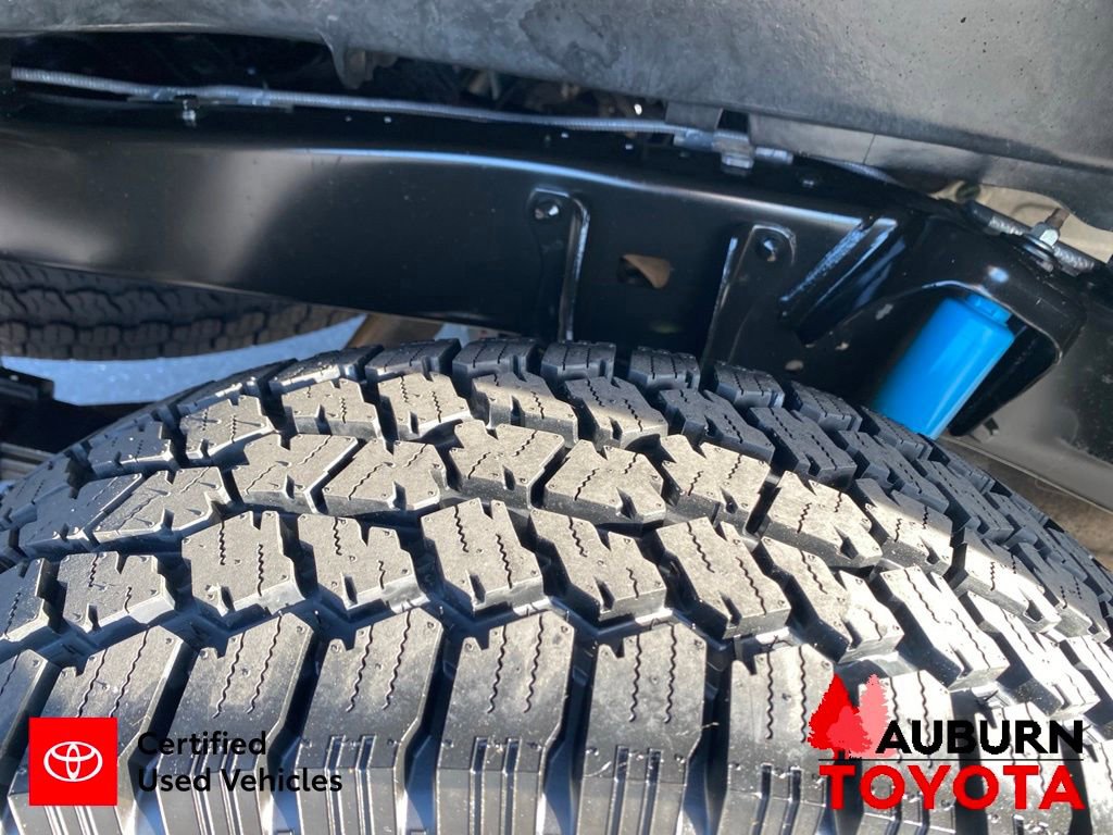Used 2022 Toyota Tacoma TRD Off-Road w/ Technology Package AWD/4WD image 14