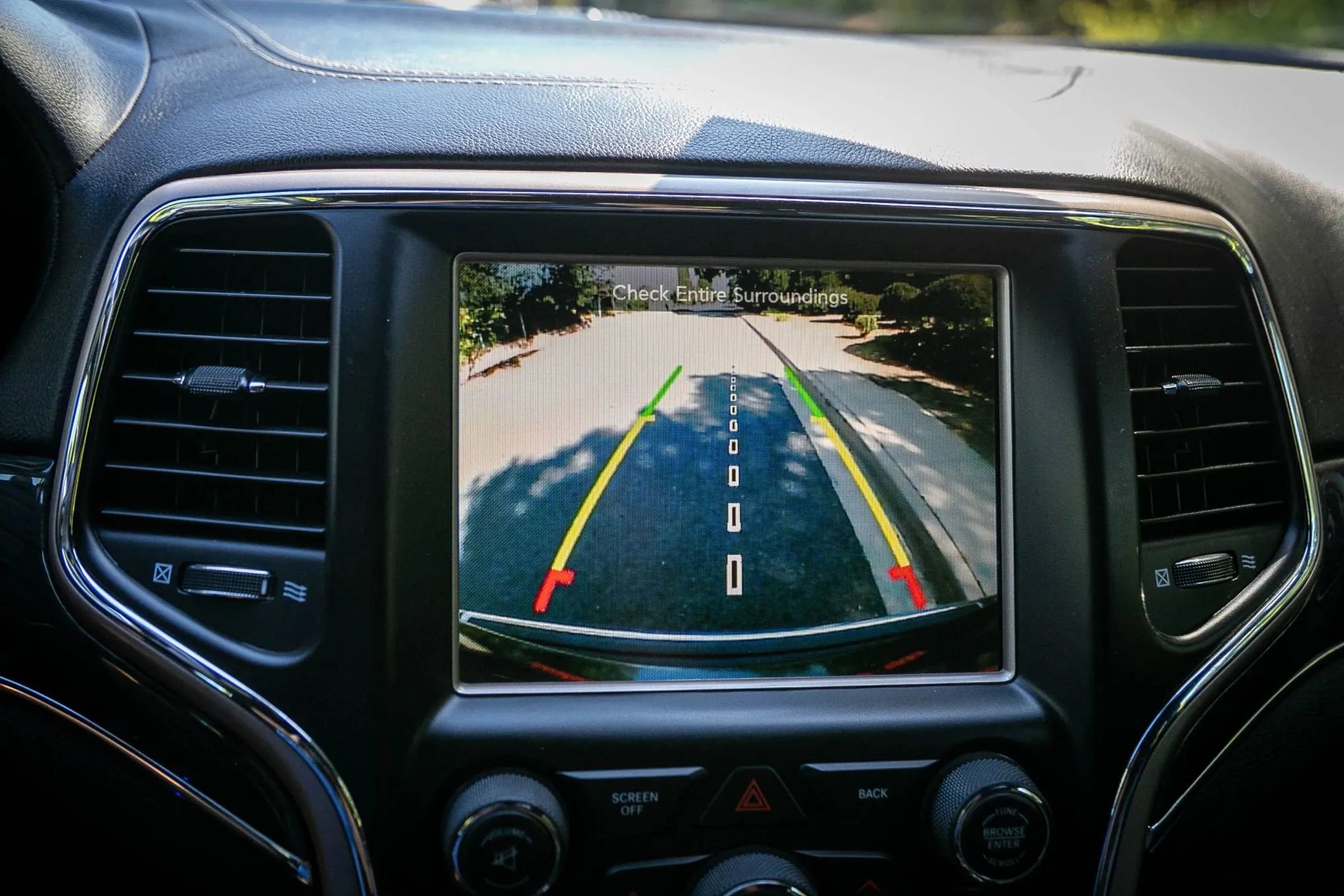 Used 2017 Jeep Grand Cherokee Overland image 32