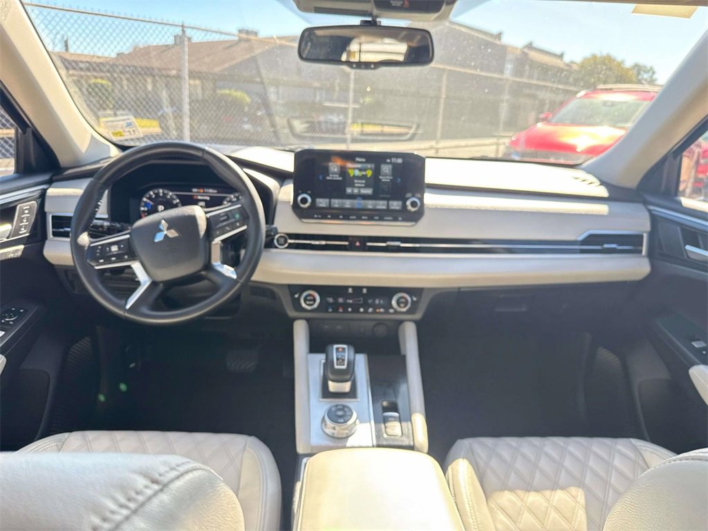 Used 2023 Mitsubishi Outlander SEL Black Edition image 15