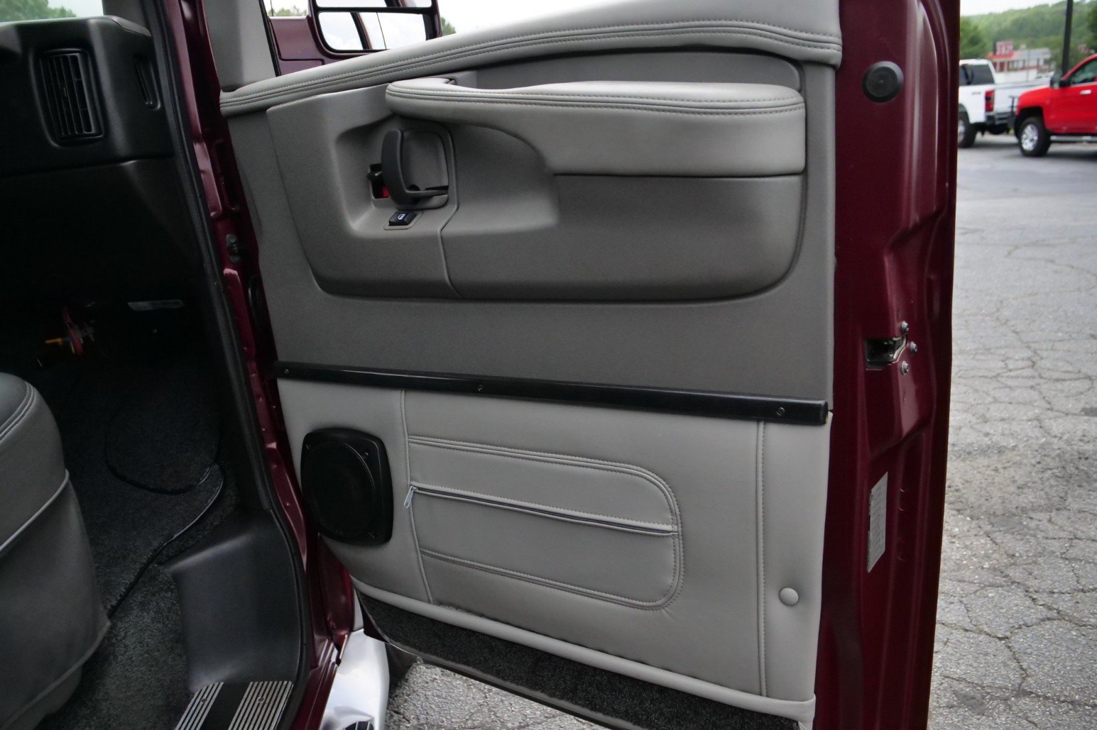 Used 2014 Chevrolet Express 1500 RWD image 46