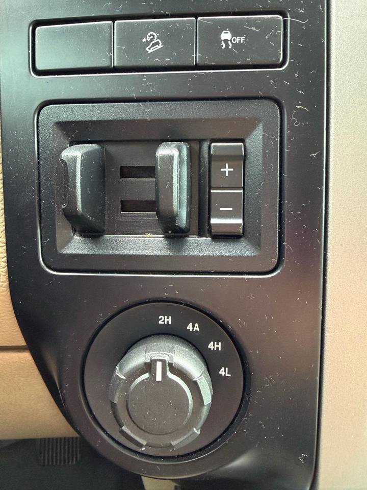 Used 2015 Ford Expedition XL AWD/4WD image 14