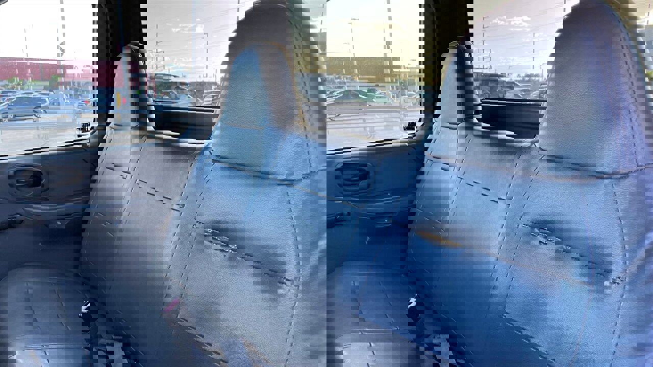 Used 2001 Ford F150 XL image 9