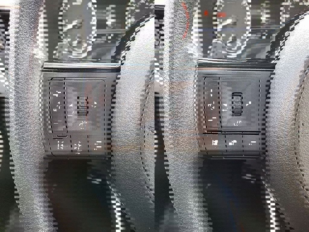 Used 2023 Nissan Rogue SV image 21