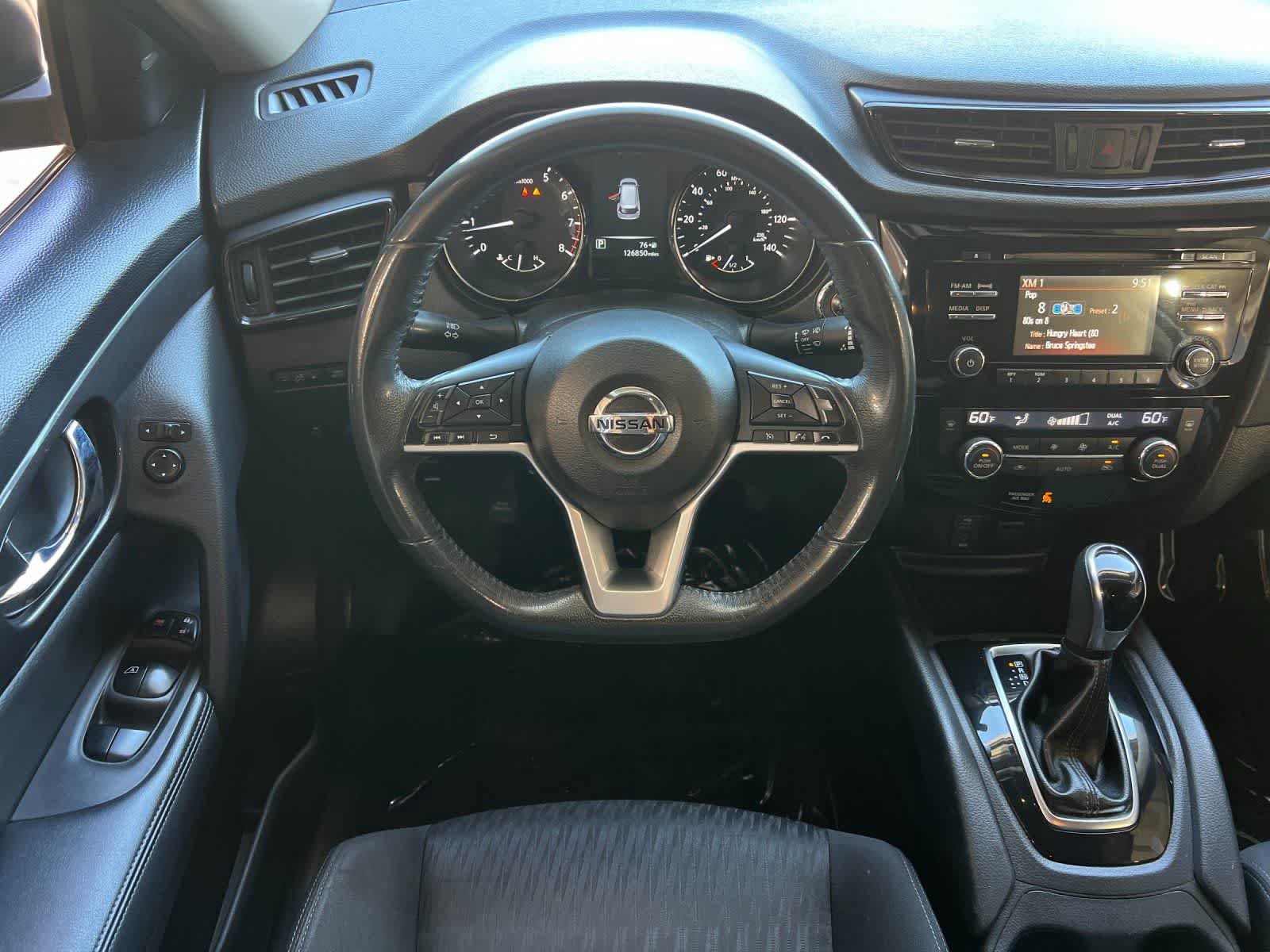 Used 2017 Nissan Rogue SV FWD image 15
