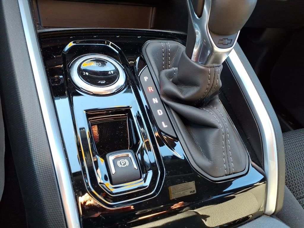 Used 2025 Chevrolet Colorado LT w/ Advanced Trailering Package image 16