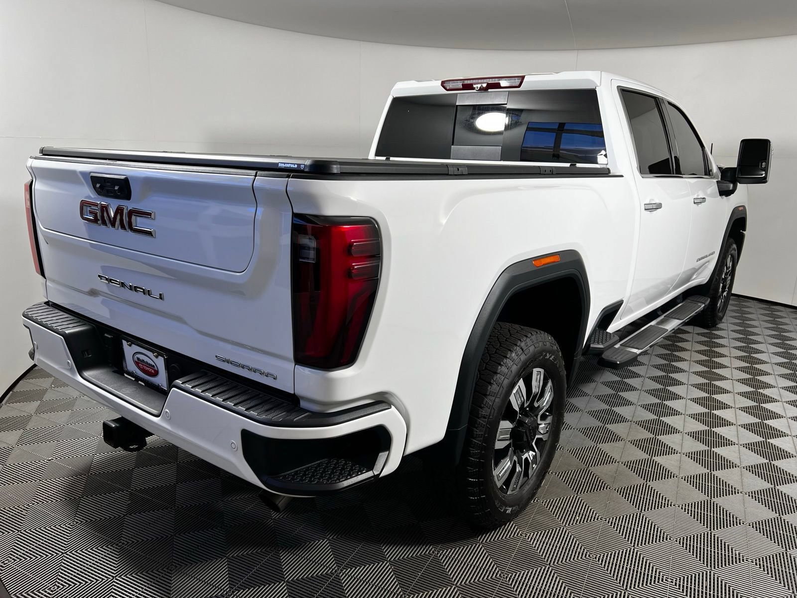 Used 2024 GMC Sierra 2500 Denali w/ Denali Reserve Package AWD/4WD image 5