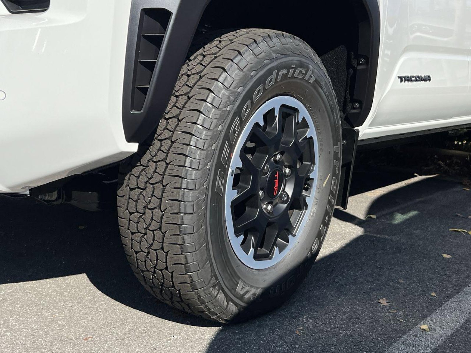 New 2024 Toyota Tacoma TRD Off-Road image 5