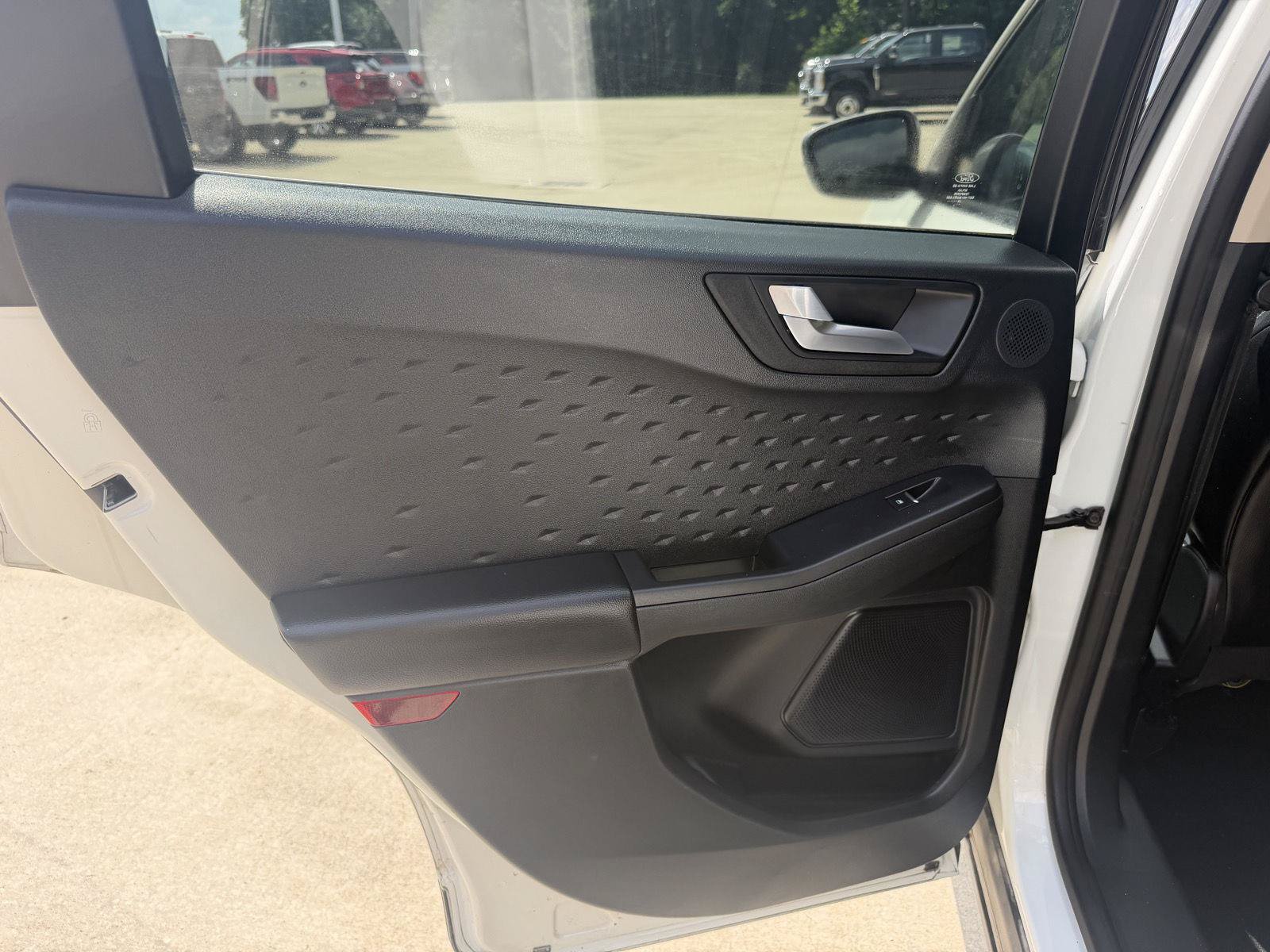 Used 2020 Ford Escape Titanium AWD/4WD image 20