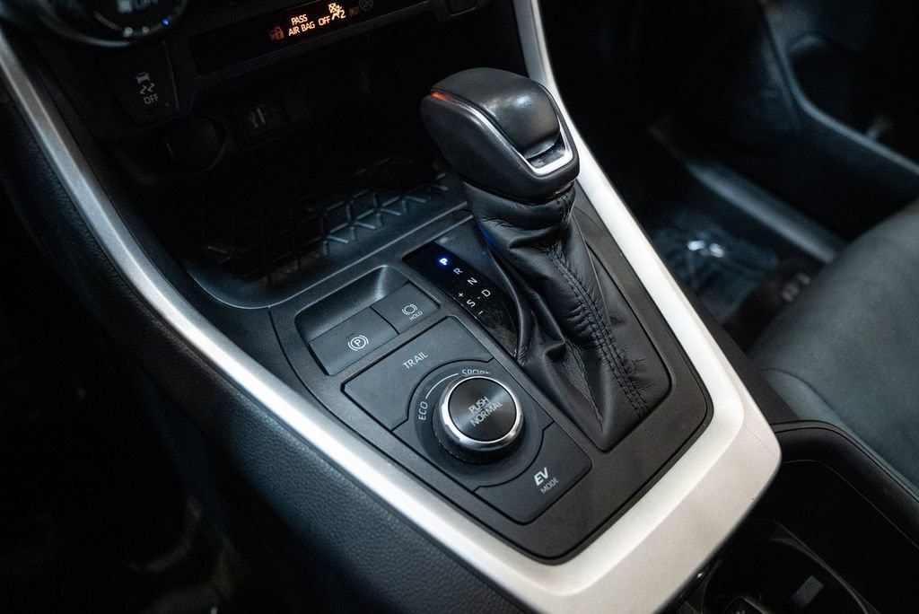 Certified 2024 Toyota RAV4 SE image 27