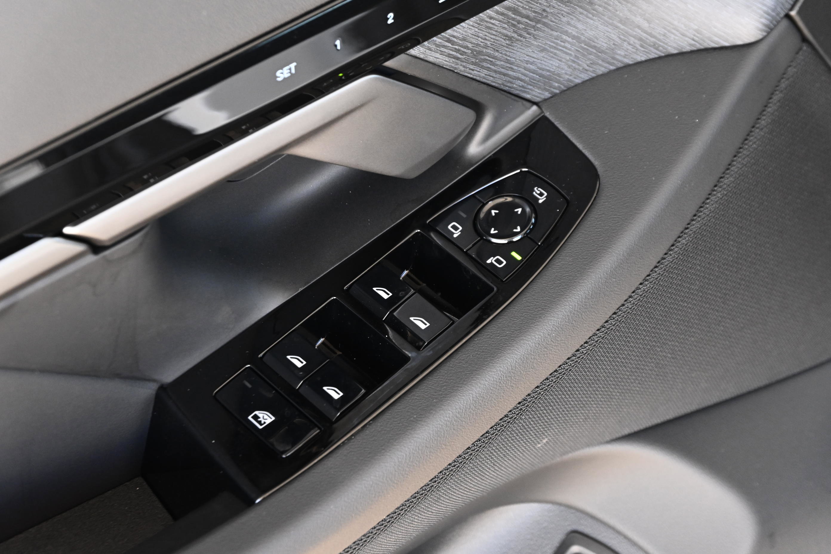 New 2026 BMW 530i w/ Premium Package RWD image 21
