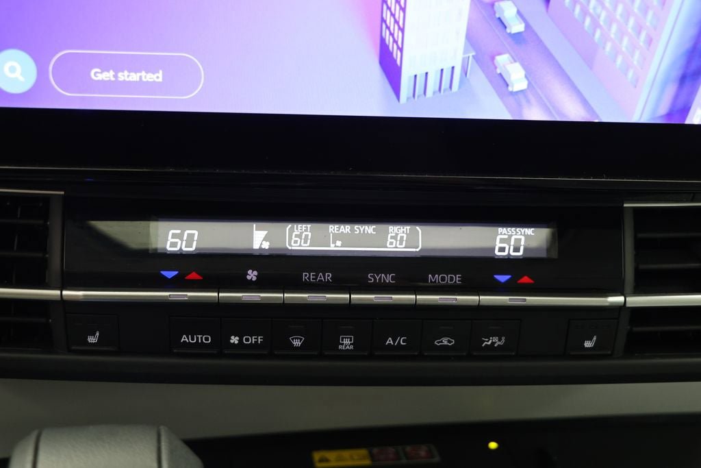 Used 2025 Toyota Sienna XLE FWD image 22