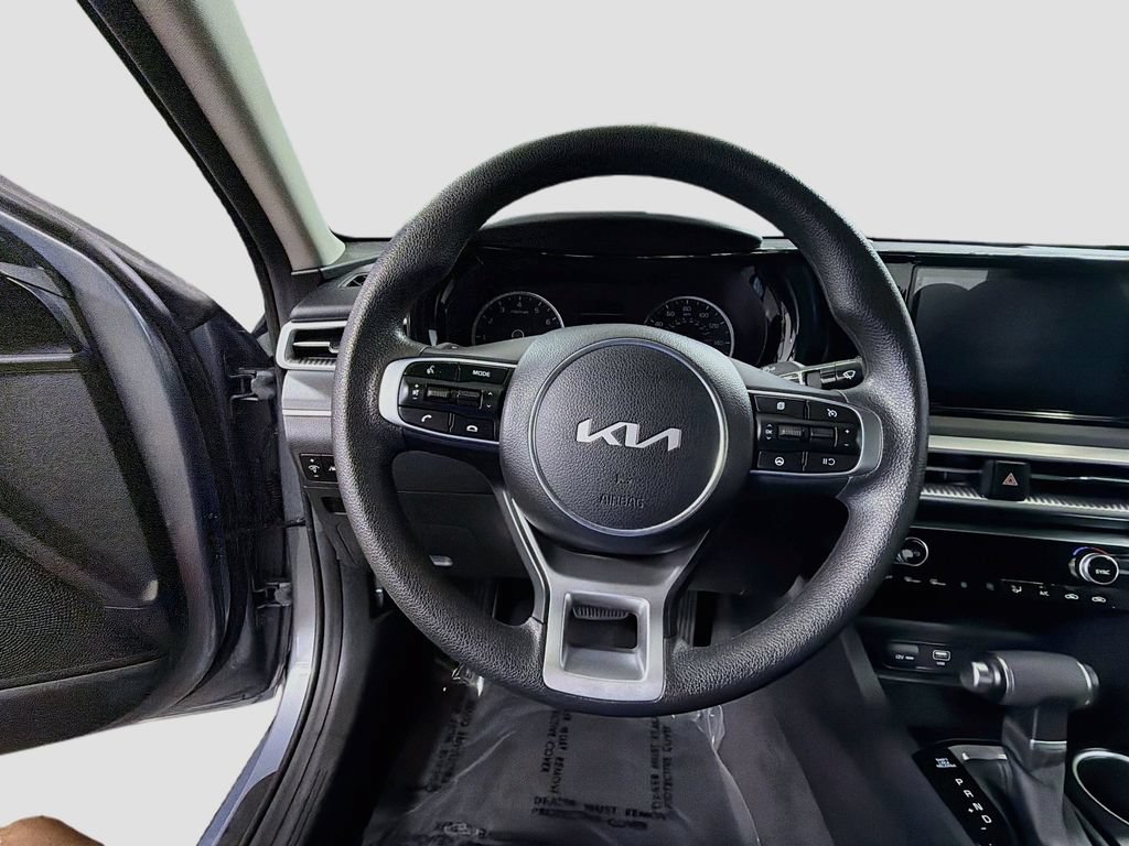Used 2022 Kia K5 LX FWD image 13