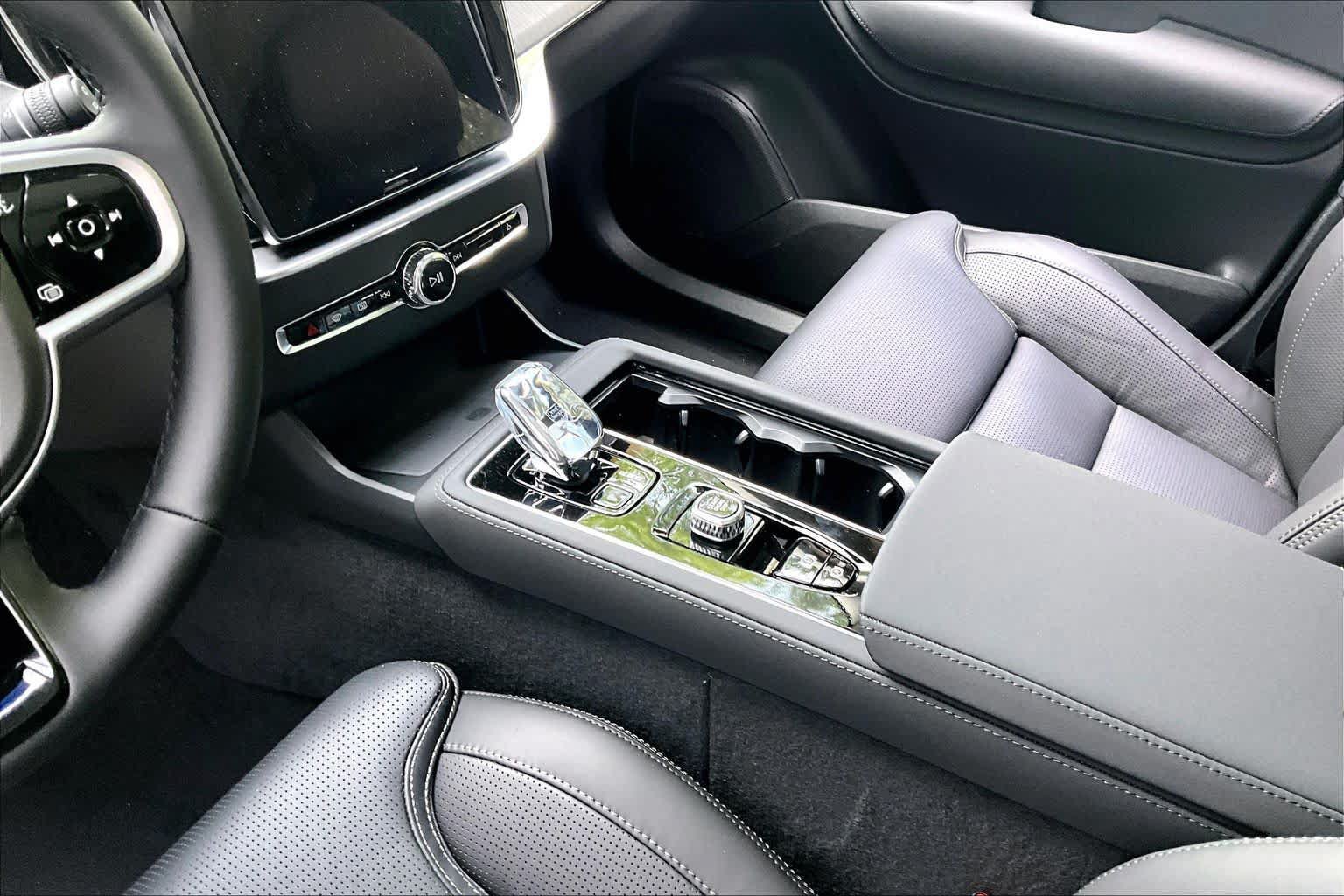 New 2026 Volvo XC90 B6 Ultra w/ Protection Package Premier AWD/4WD image 10