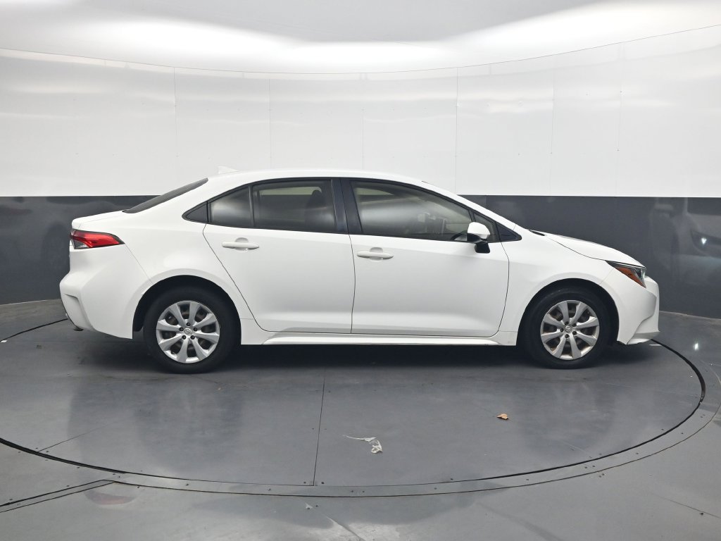 Used 2020 Toyota Corolla LE FWD image 3