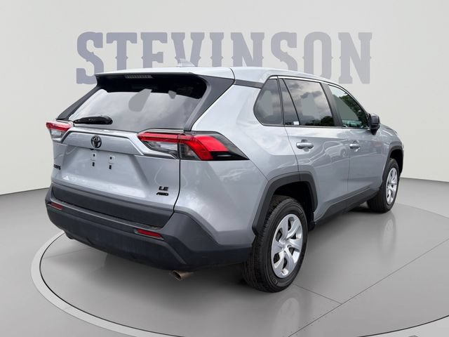 Used 2025 Toyota RAV4 LE AWD/4WD image 5