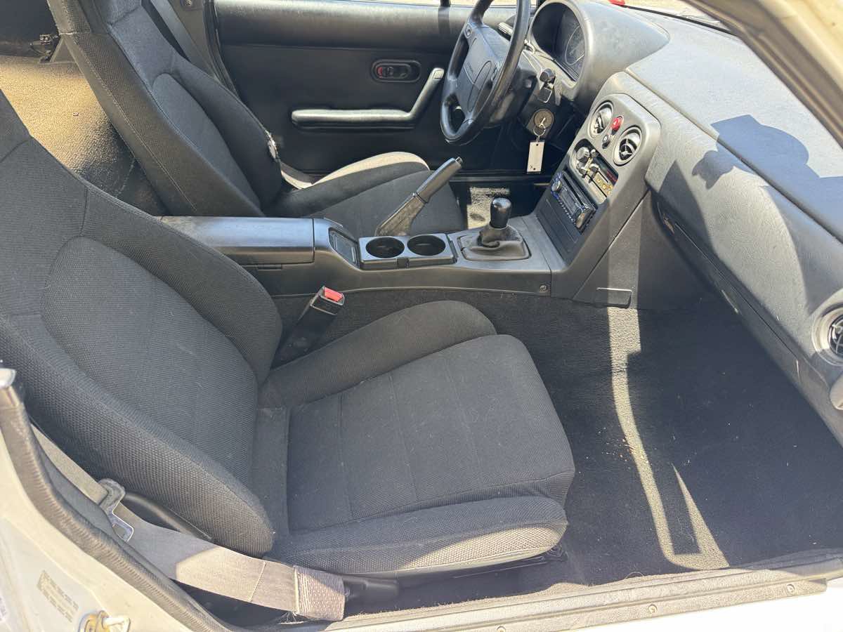 Used 1993 MAZDA MX-5 Miata RWD image 9