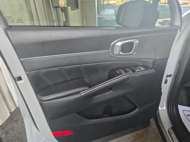 Used 2022 Kia Sorento SX AWD/4WD image 24