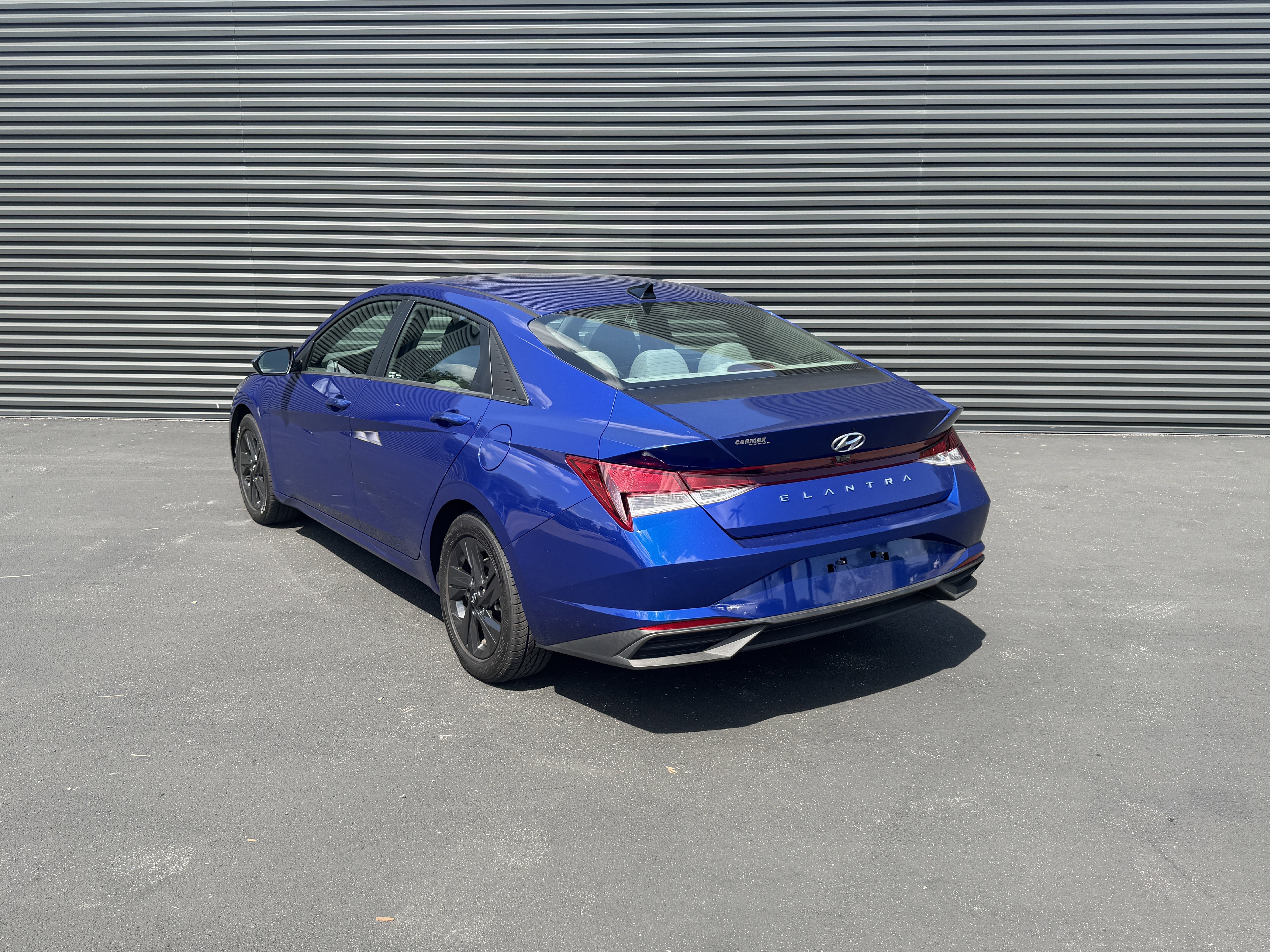 Used 2021 Hyundai Elantra SEL w/ Convenience Package FWD image 3