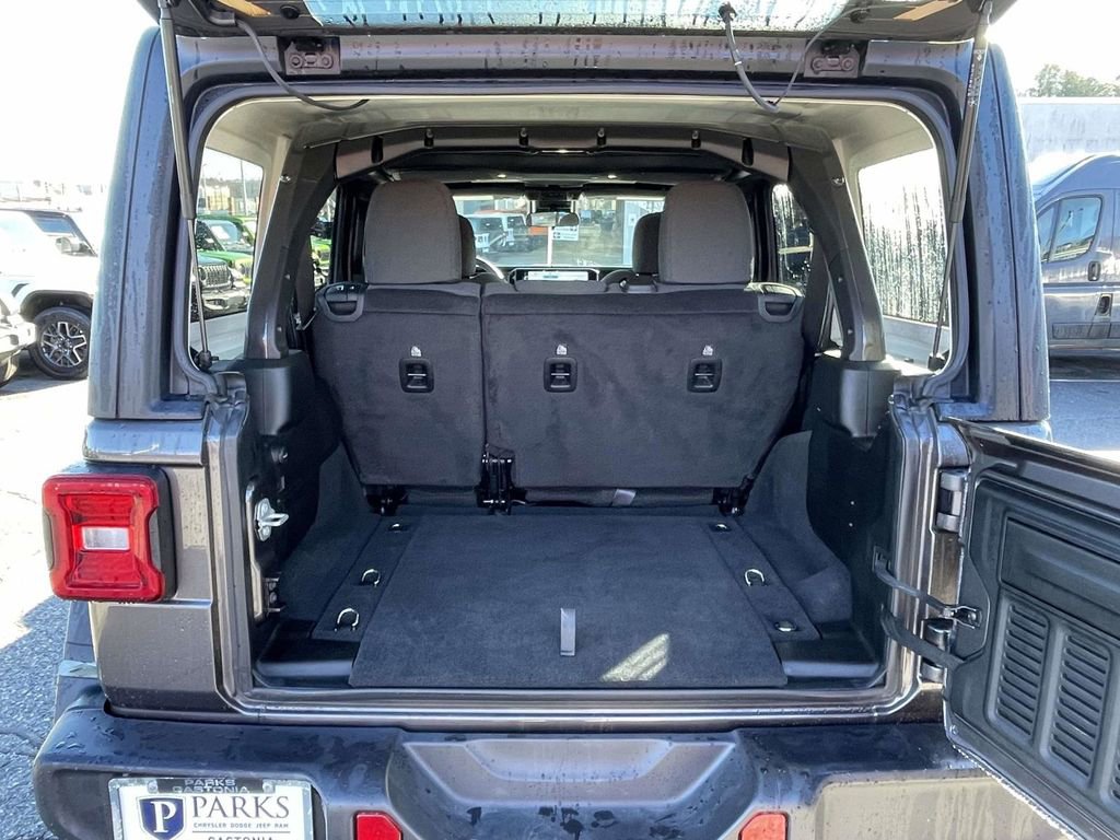 Used 2025 Jeep Wrangler Unlimited Rubicon image 40