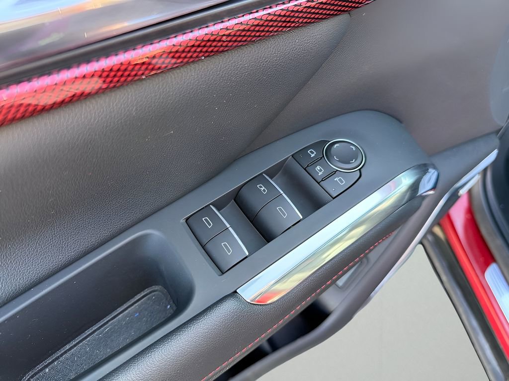 Used 2025 Chevrolet Traverse RS w/ LPO, Floor Liner Package AWD/4WD image 32