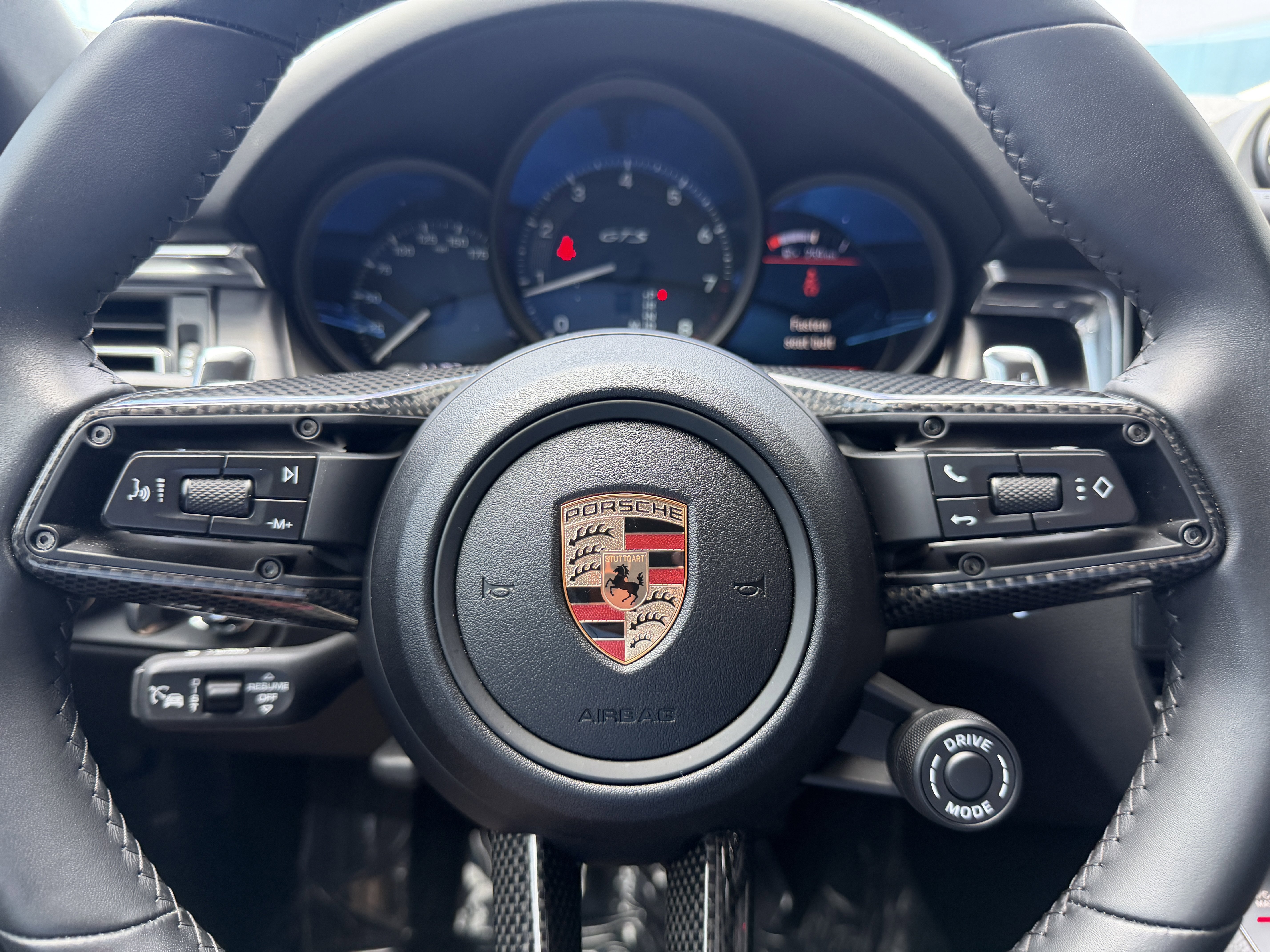 Certified 2025 Porsche Macan GTS AWD/4WD image 35
