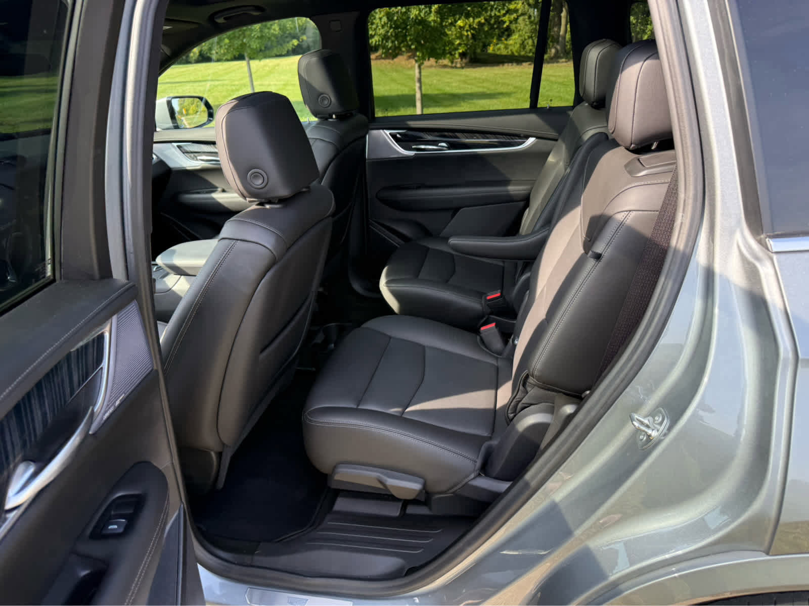 Used 2025 Cadillac XT6 Premium Luxury image 11