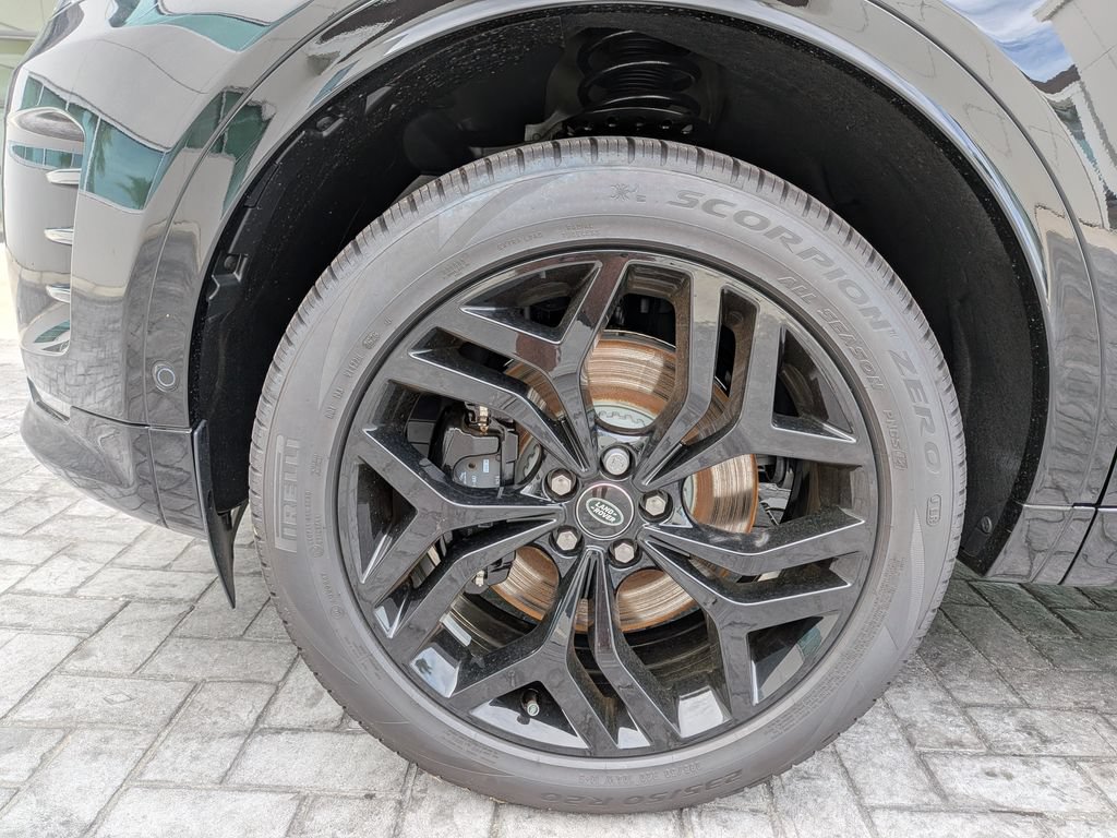 New 2026 Land Rover Discovery Sport Landmark AWD/4WD image 11
