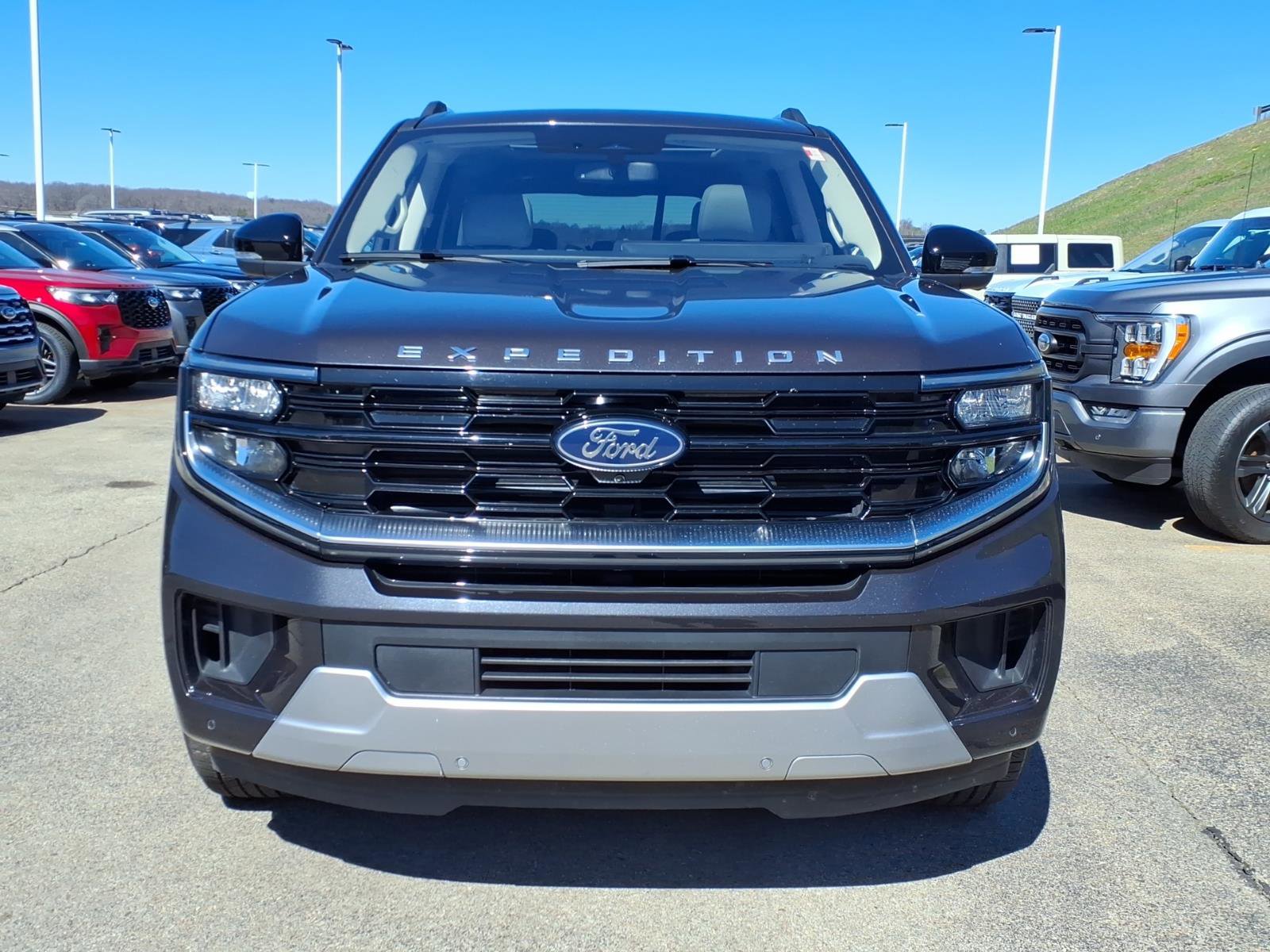 Certified 2025 Ford Expedition Platinum image 5