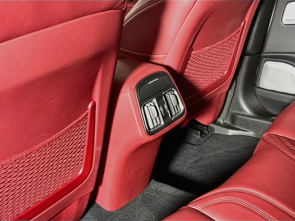 Used 2022 Maserati Levante Trofeo AWD/4WD image 18
