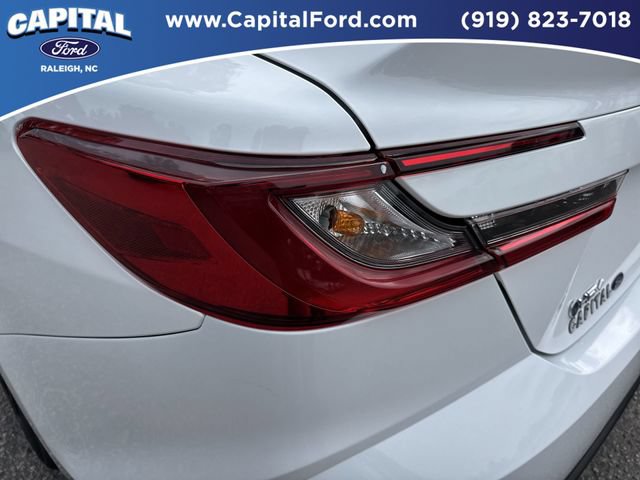 Used 2025 Toyota Camry SE w/ Convenience Package FWD image 15