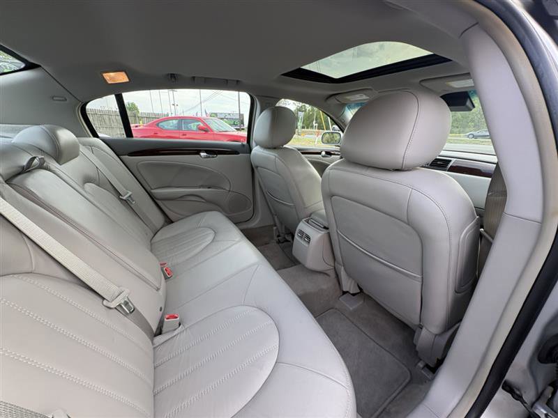 Used 2011 Buick Lucerne CXL FWD image 17