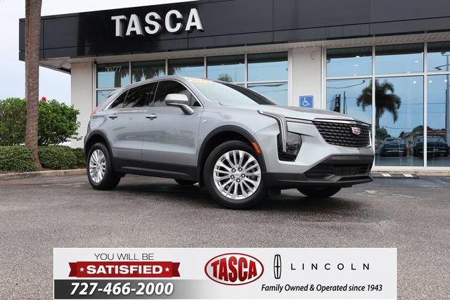 Used 2024 Cadillac XT4 Luxury w/ Cold Weather Package FWD image 1