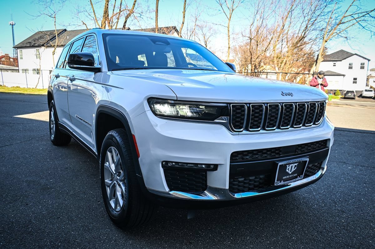 Used 2023 Jeep Grand Cherokee L Limited AWD/4WD image 6